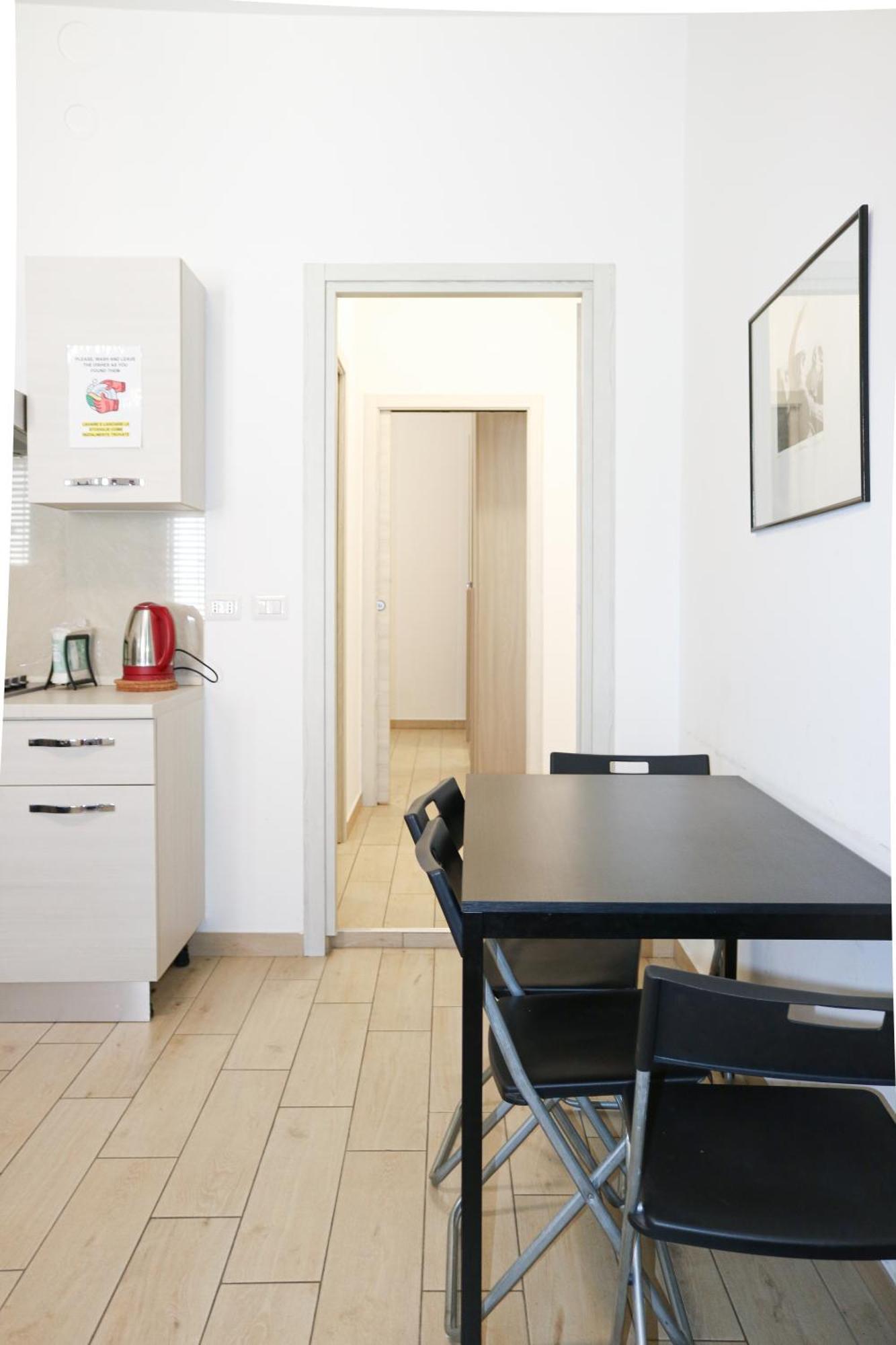Along The Canal Smart Flat Naviglio - 4 People Corsico Exterior foto