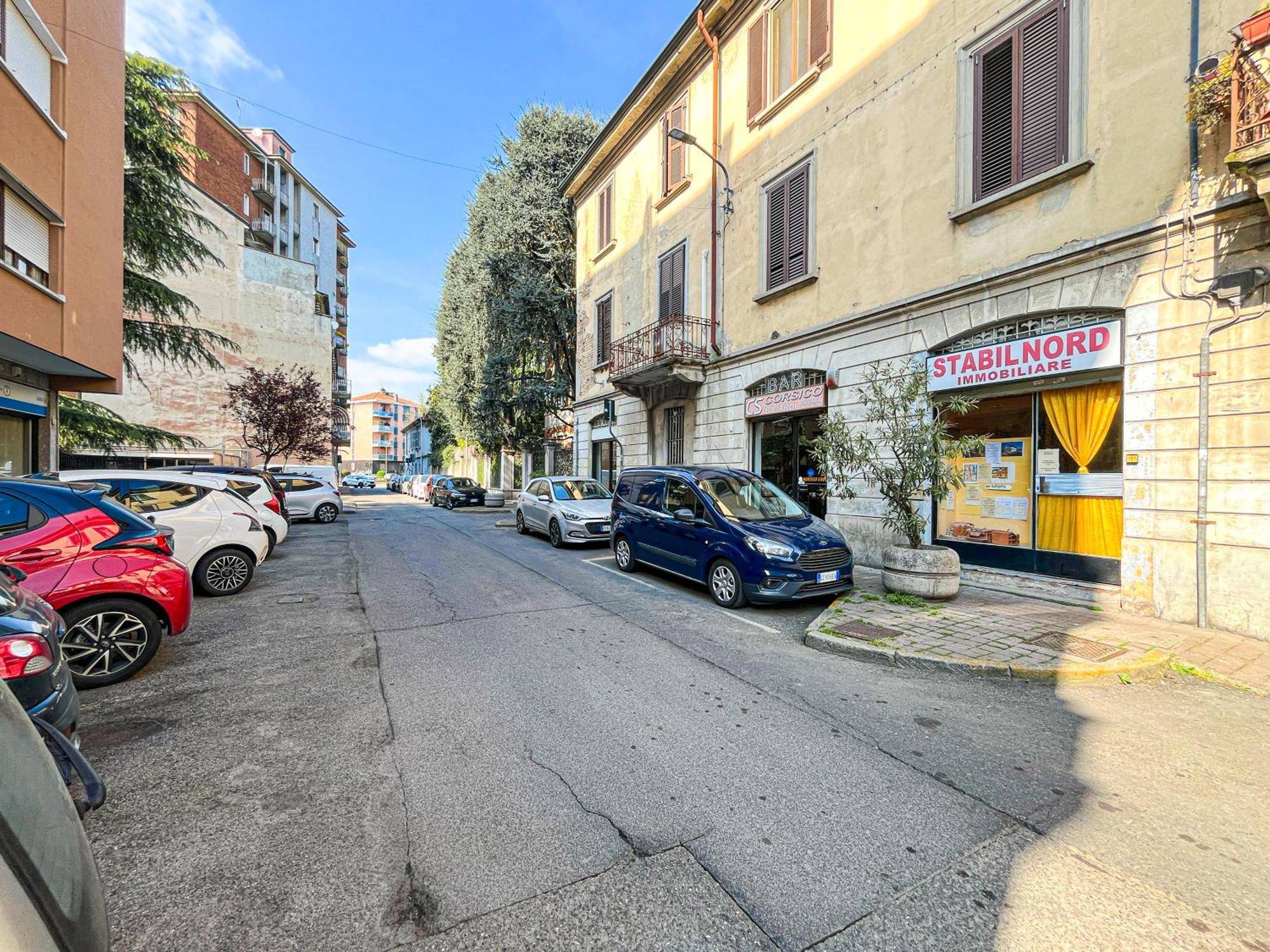 Along The Canal Smart Flat Naviglio - 4 People Corsico Exterior foto
